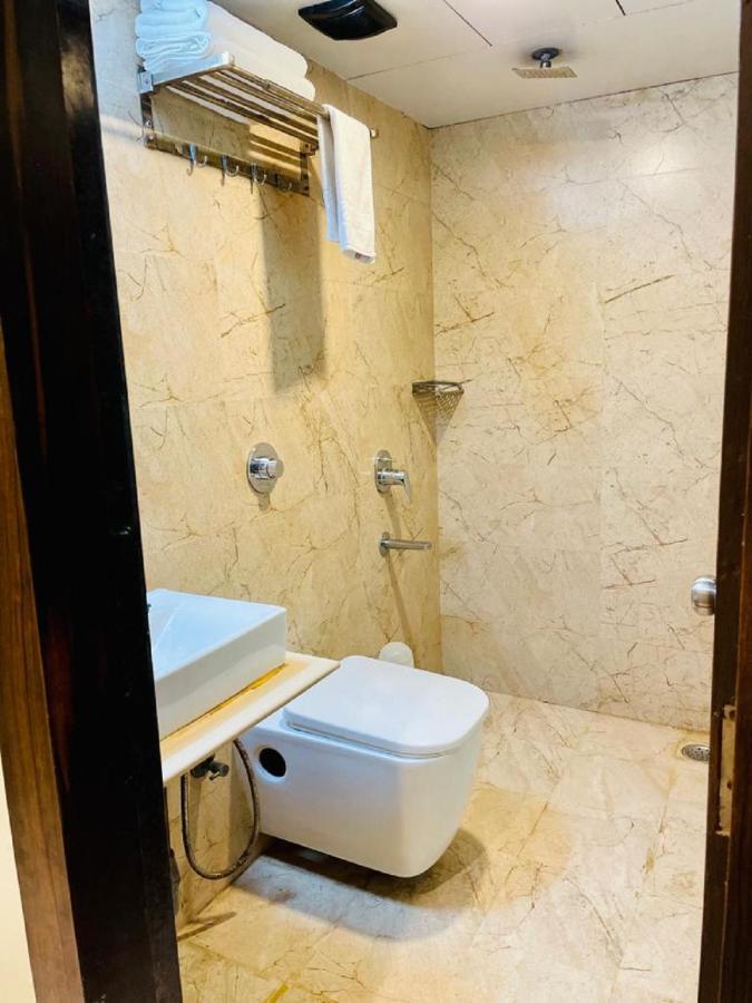 Embassy Park - Bkc 2*